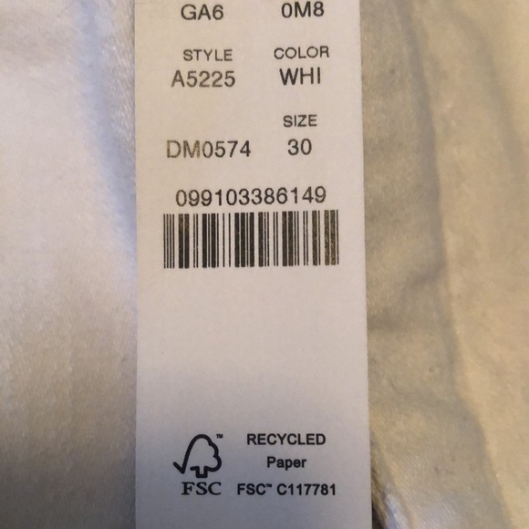 Women’s J Crew mid-rise white denim shorts - new with tag - Picture 6 of 6